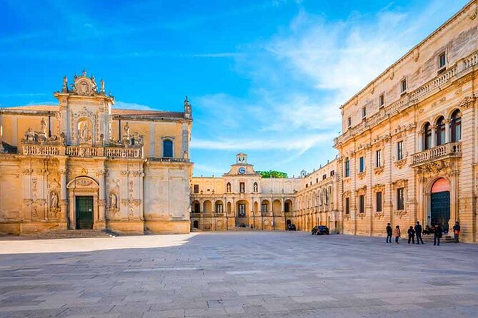 Tour of Lecce with a visit to the basement of the ancient synagogue - Group size, headsets, and the pace of the walk