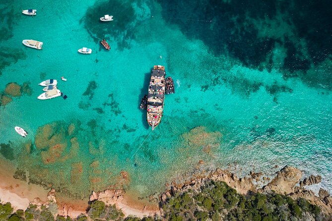 Tour of the Archipelago of La Maddalena ecofriendly - Optional Caprera mini-tour for €23