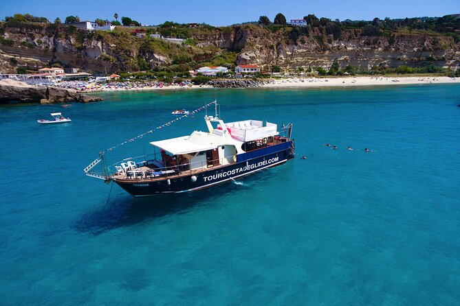 Tour of the Costa degli Dei by boat, 3 hours with aperitif included - Capo Vaticano from the deck