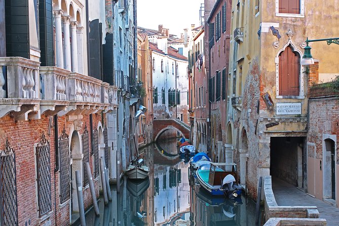 Tour of The Real Hidden Venice - The Camel House and its old legend