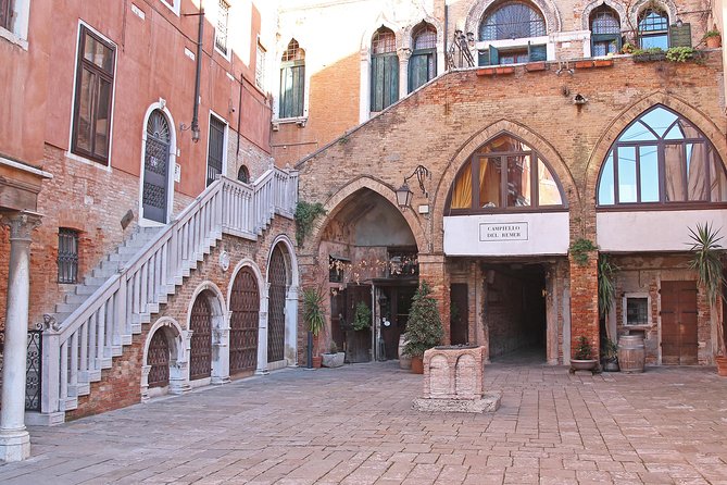 Tour of The Real Hidden Venice - Ponte Chiodo and Venice before modern railings