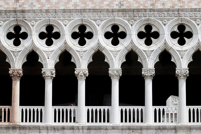 Tour of Venice in Doge's Palace and St Mark's Basilica - Why these two sights belong together