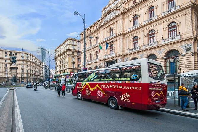 Tramvia Napoli: Easy Drop-On Drop-Off Tour to Explore Naples - Stop 1: Piazza Garibaldi and the awkward beginning