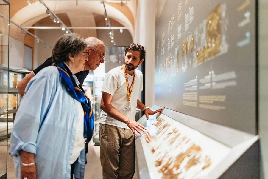 Turin: Egyptian Museum Priority Access Guided Tour - Priority entry and the first galleries