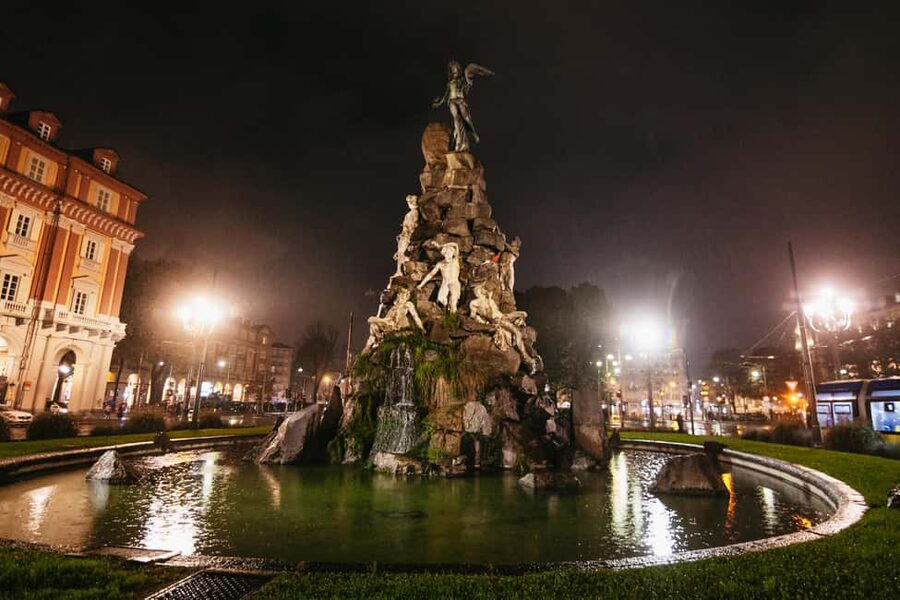 Turin: Magic Guided Tour - Seeing Turin from the private bus