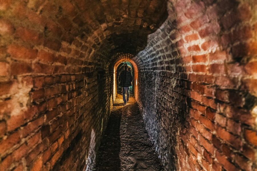 Turin: Underground Tunnels Guided Tour - What the guide adds to the experience