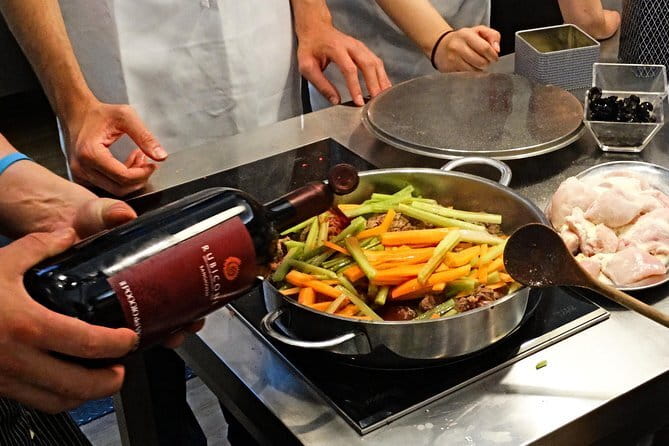 Tuscan Cooking Class and Dinner in Florence - Meeting in Florence and crossing the Arno