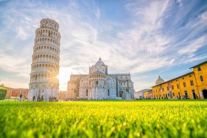 Tuscany Day Trip from Florence: Siena, San Gimignano, Pisa and Lunch at a Winery - Pisa and the Square of Miracles