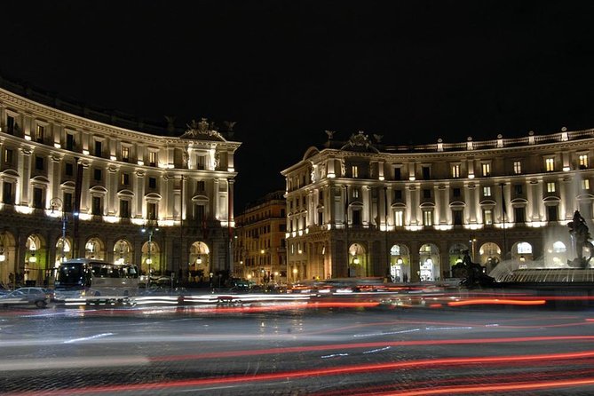 Twilight Treasures: An Evening Tour Through Rome's Rich History - The guides are the heart of the experience