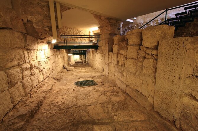 Underground Cagliari tour - Stop three: Sant’Eulalia’s archaeological area