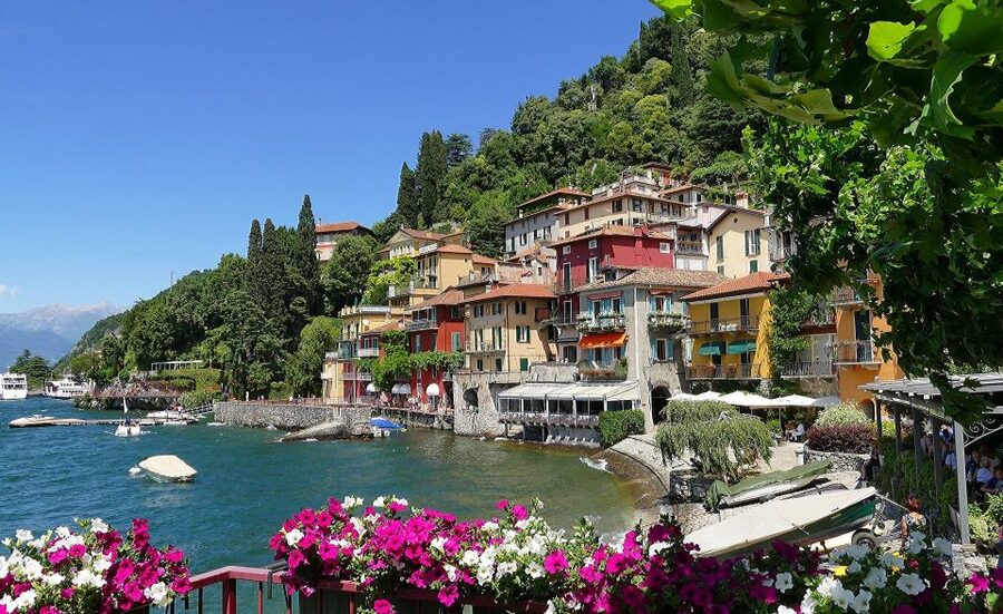 Varenna: Lake Como Premium Shared Cruise - Lenno Bay and the famous movie villas