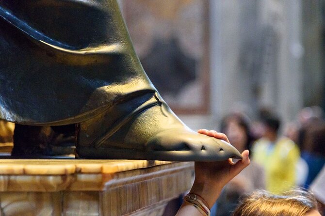 Vatican and Vatacombs Tour: Treasures of the Sistine Chapel - St. Peter’s Basilica and the final hour
