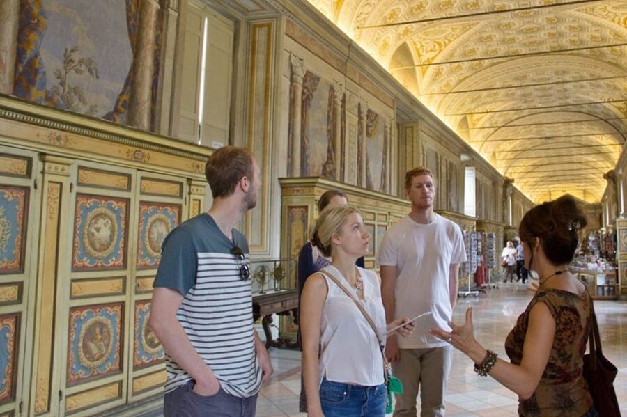 Vatican: Early Entry to Museums, Sistine Chapel & St Peter's - What the guides do best