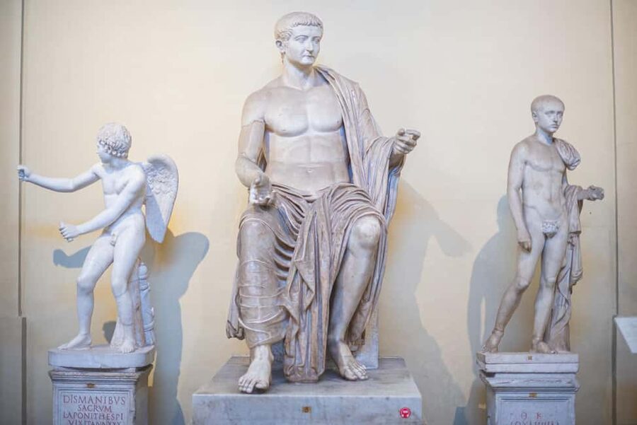 Vatican Museums and Sistine Chapel Tour with Basilica Access - What the guides add to the visit