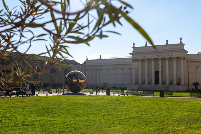 Vatican Museums, Sistine Chapel and St. Peter's Basilica Tour - A three-hour route through the Vatican