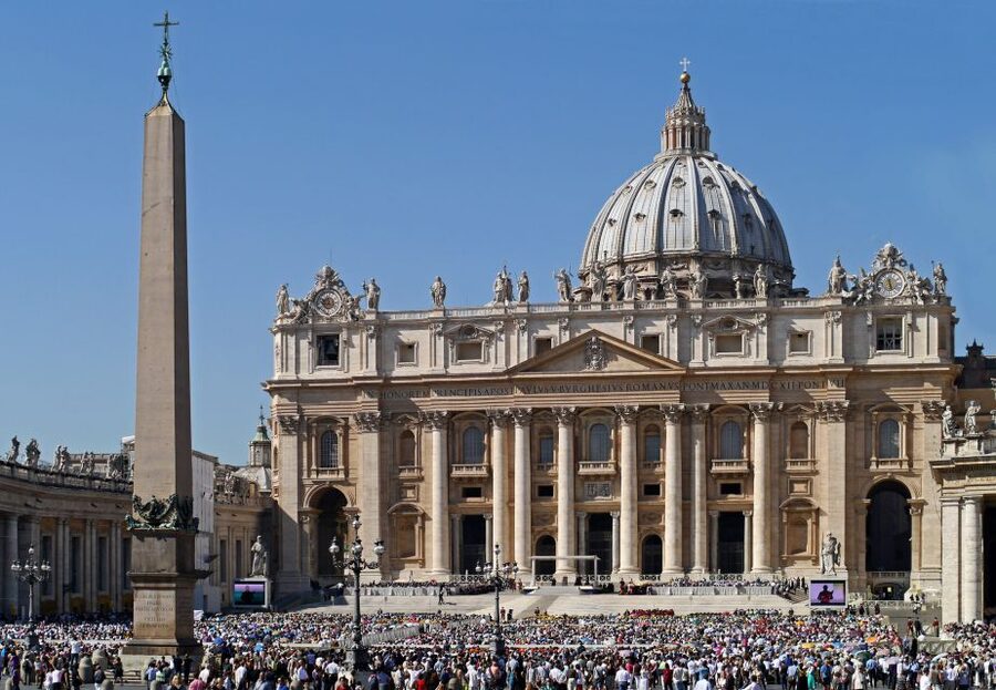 Vatican: Papal Audience and St. Peter's Basilica Guided Tour - Meeting at Piazza del Risorgimento