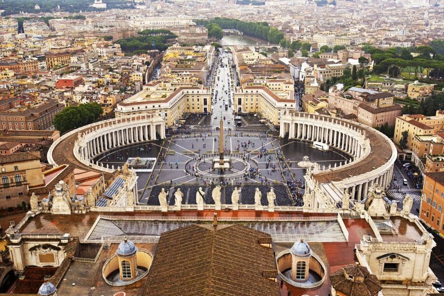 Vatican: Papal Audience and St. Peter's Basilica Guided Tour - Free time inside St. Peter’s Basilica