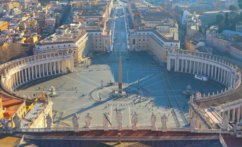 Vatican: St. Peter’s Basilica, Dome Climb & Papal Tombs Tour - What the guides add to the experience