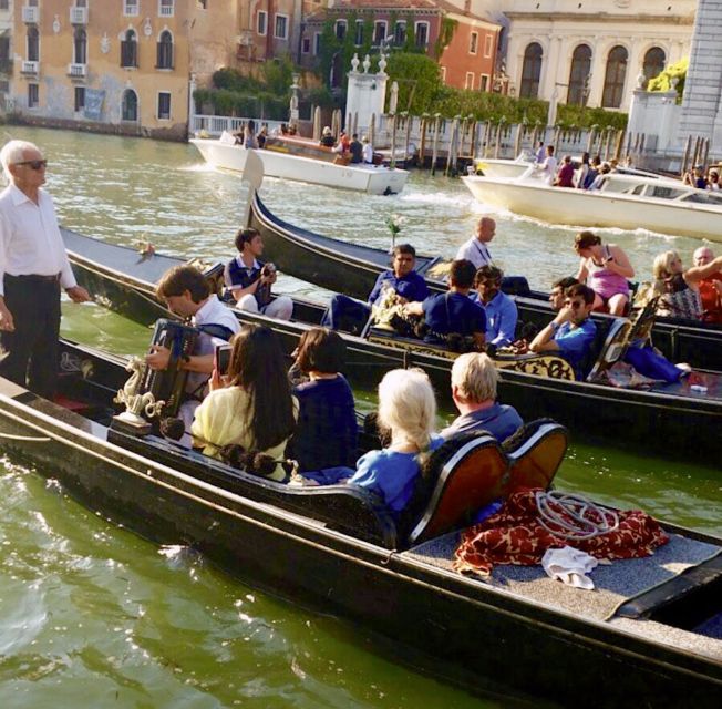 Venice: 30-Minute Gondola Ride on Grand Canal with Serenade - Key points to know before booking
