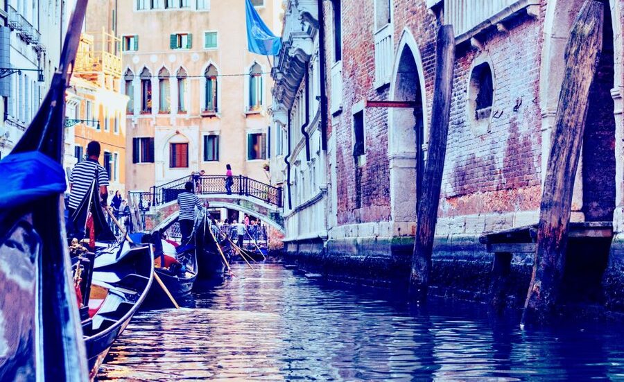 Venice: 30-Minute Gondola Ride on Grand Canal with Serenade - What this Venice gondola ride is really like