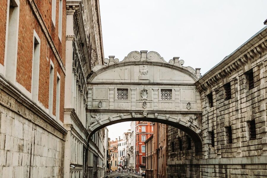 Venice: After-Hours St. Mark’s & Doge's Palace VIP Tour - Why the guides matter here