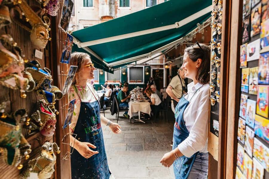 Venice: Carnival Mask Workshop - Choosing the right setting and meeting point