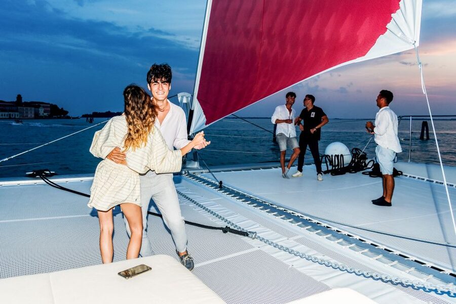 Venice: Catamaran Sunset Jazz Cruise with Aperitivo - Why a sunset cruise works so well in Venice