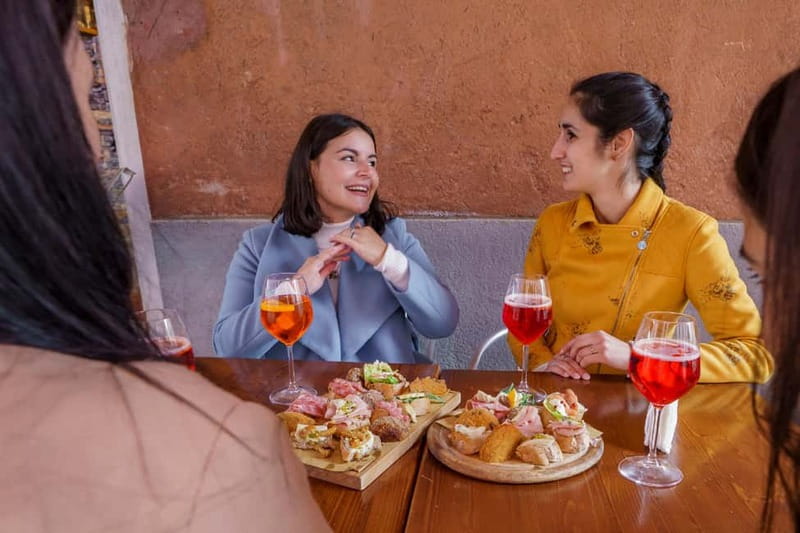 Venice: Cicchetti, Spritz, and Wine Tour in Ghetto Ebraico - Why cicchetti are a smart way to eat in Venice