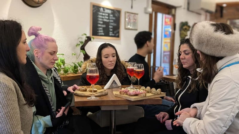 Venice: Cicchetti, Spritz, and Wine Tour in Ghetto Ebraico - A second bar for more bites and wine