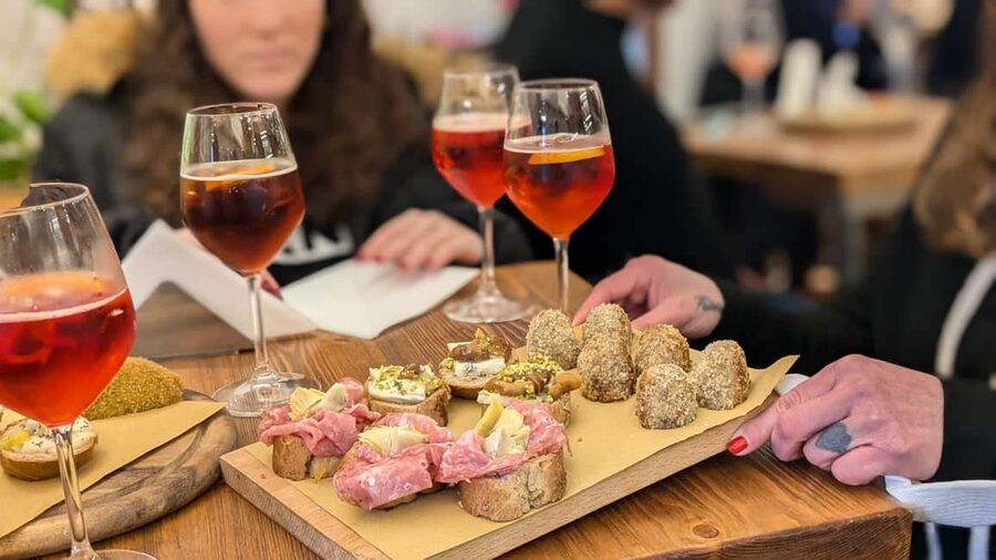 Venice: Cicchetti, Spritz, and Wine Tour in Ghetto Ebraico - Starting at Gam Gam near the Jewish Ghetto