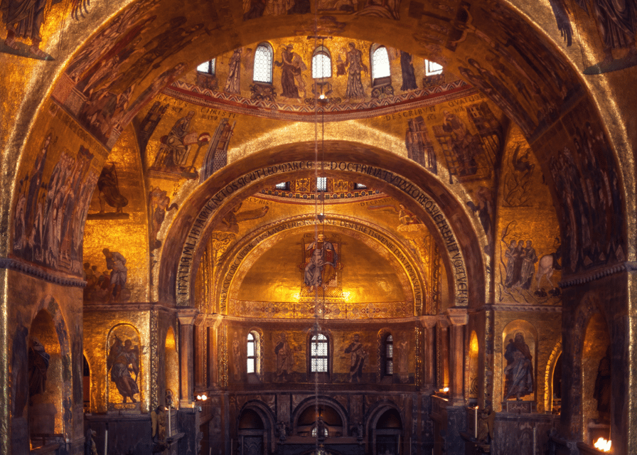 Venice: Doge’s Palace and Basilica Roman Empire Guided Tour - Seeing old Venice through VR first