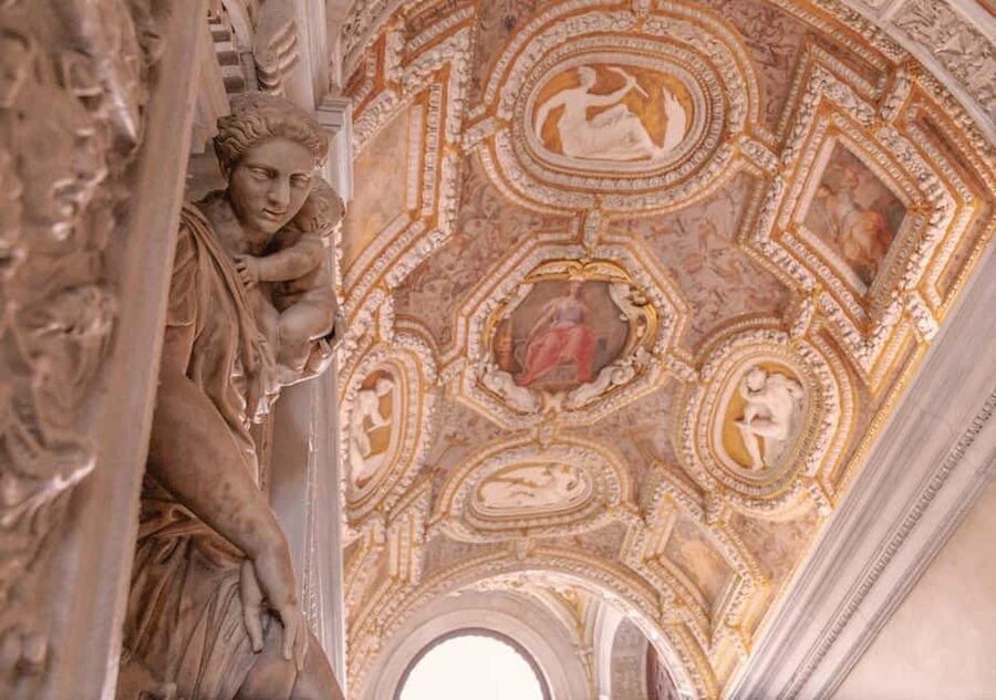 Venice: Doge's Palace and St Mark's Tour with Gondola Ride - Doge’s Palace, Venice’s political heart