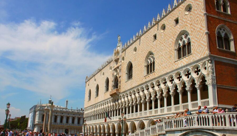 Venice: Doge's Palace, Bridge of Sighs & Prisons Guided Tour - Timing, comfort, and practical planning