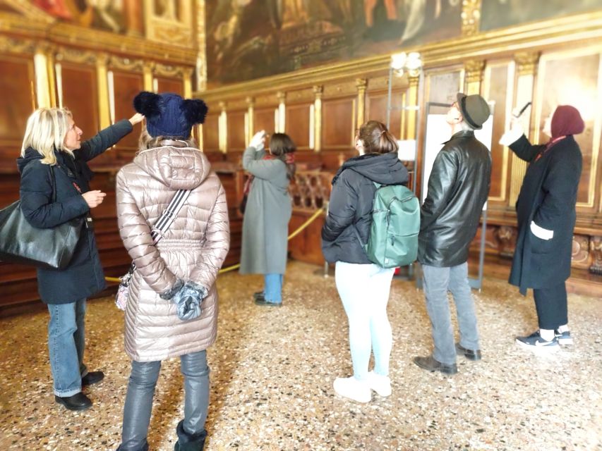 Venice: Doge's Palace Guided Tour with Optional Gondola Ride - What the guides do especially well