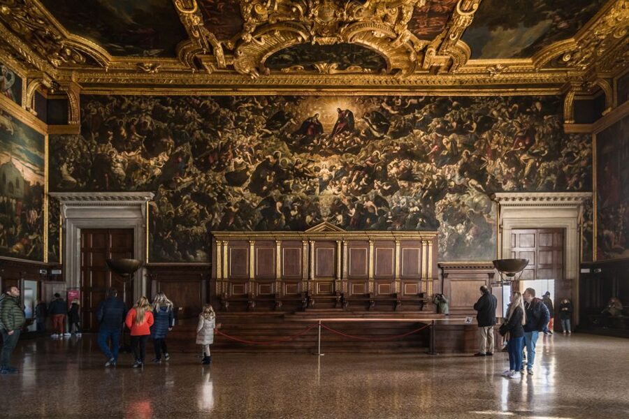 Venice: Doge's Palace Skip-the-Line Ticket with Guidebook - Choosing the guidebook, audio guide, or live guide