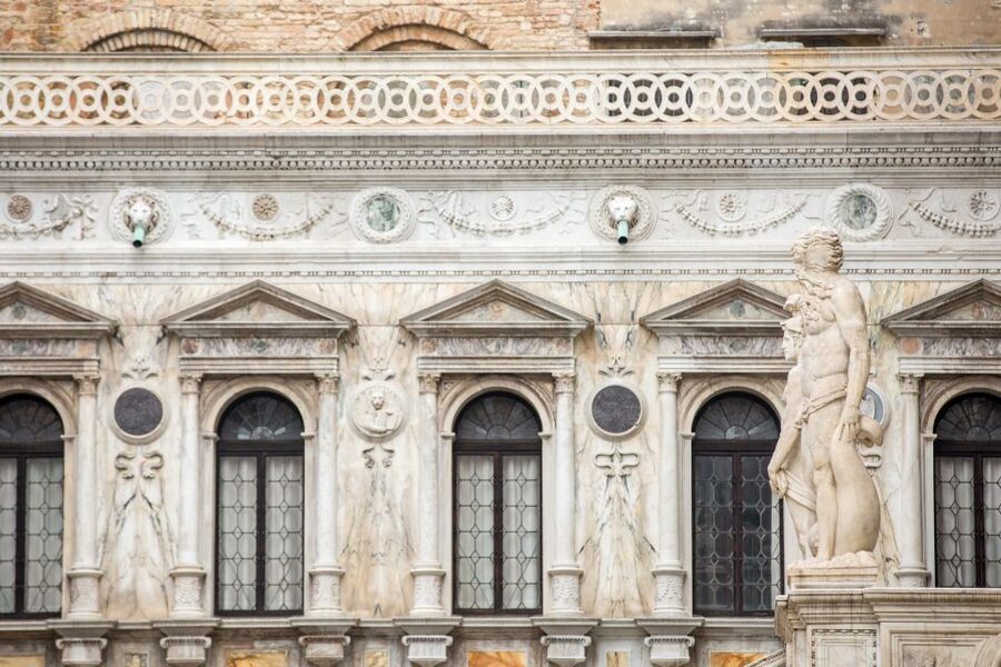 Venice: Doge's Palace Skip-the-Line Tour with Prisons - Guide quality, language, and group comfort