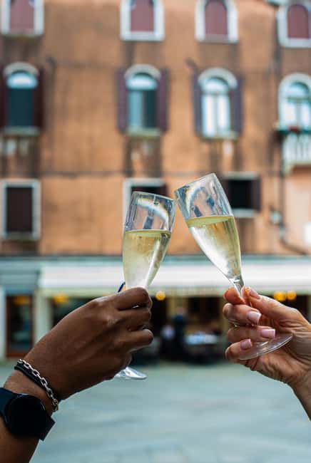 Venice: Food Tasting Tour with Cicchetti and Wine - Dietary restrictions and non-drinkers