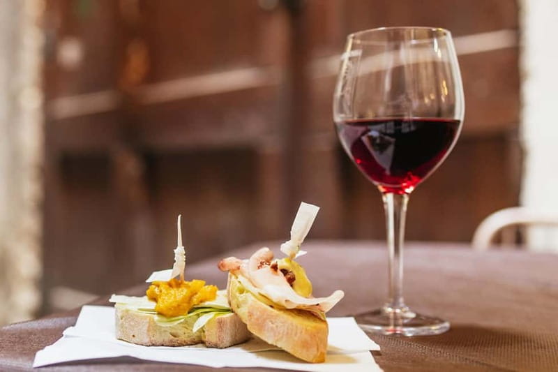 Venice: Food Tasting Tour with Cicchetti Dishes and Wine - A food tour that shows you Venice between meals