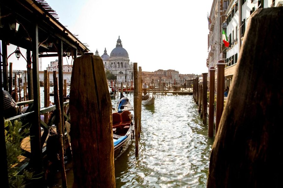 Venice: Gondola Ride with Live Guide or Audio Guide - Key points to know before booking