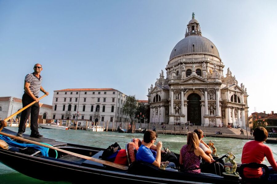 Venice: Gondola Ride with Live Guide or Audio Guide - Timing, languages, and cancellation flexibility