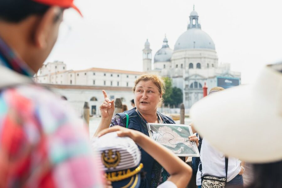 Venice: Grand Canal Gondola Ride with App Commentary - Shared, private, and small-group choices