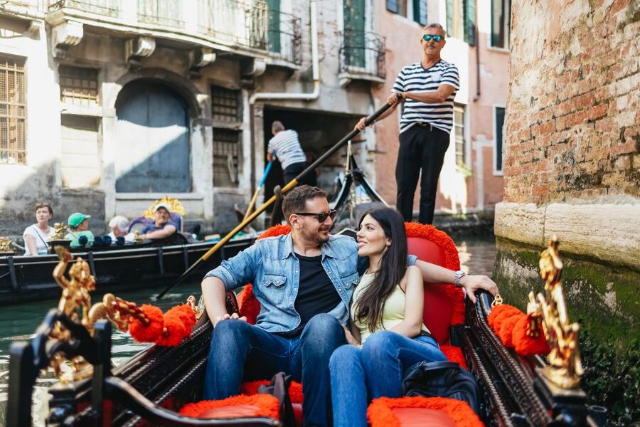 Venice: Grand Canal Gondola Ride with App Commentary - The Grand Canal and its palaces