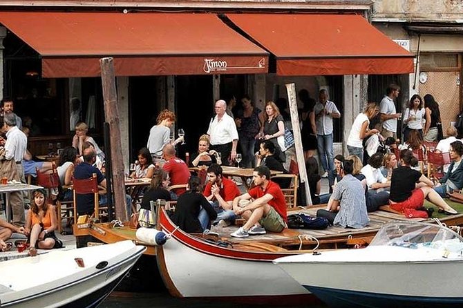 Venice: Jewish Ghetto & Cannaregio Area Food Tour: Pasta Wine Gelato and More! - Kosher bakery treats set the tone