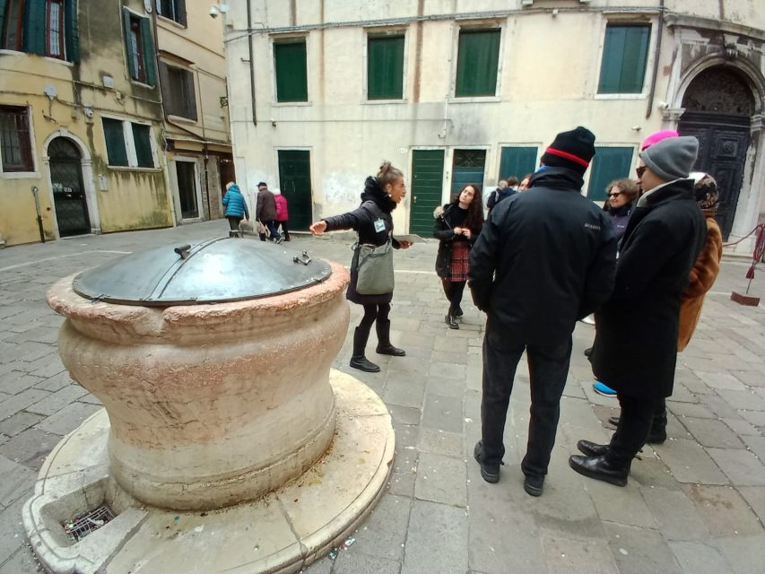 Venice: Jewish Ghetto Walking Tour with Synagogue Visits - Returning to Campo del Ghetto Nuovo