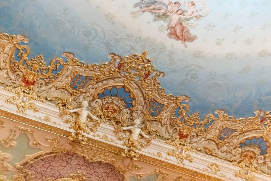 Venice: La Fenice Opera House Entry Ticket with Audio Guide - Timing your visit for a quieter theatre