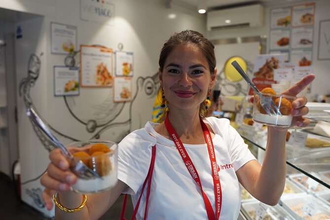 Venice Like a Local: Food, Wine & Spritz Tour with Traghetto Ride - Crossing the Grand Canal by traghetto