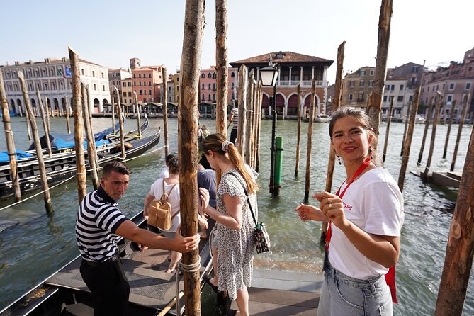Venice Like a Local: Food, Wine & Spritz Tour with Traghetto Ride - What the food portion really amounts to