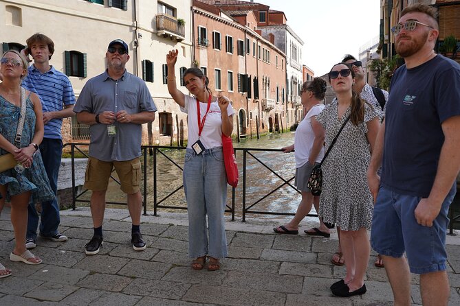 Venice Like a Local: Food, Wine & Spritz Tour with Traghetto Ride - The guide can make or break the evening