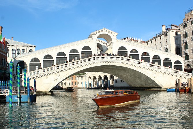 Venice Marco Polo Airport Private Arrival Transfer via Motorboat - The private motorboat ride across the lagoon