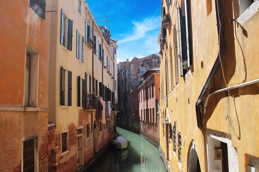 Venice: Morning Walking Tour - The guides shape the experience